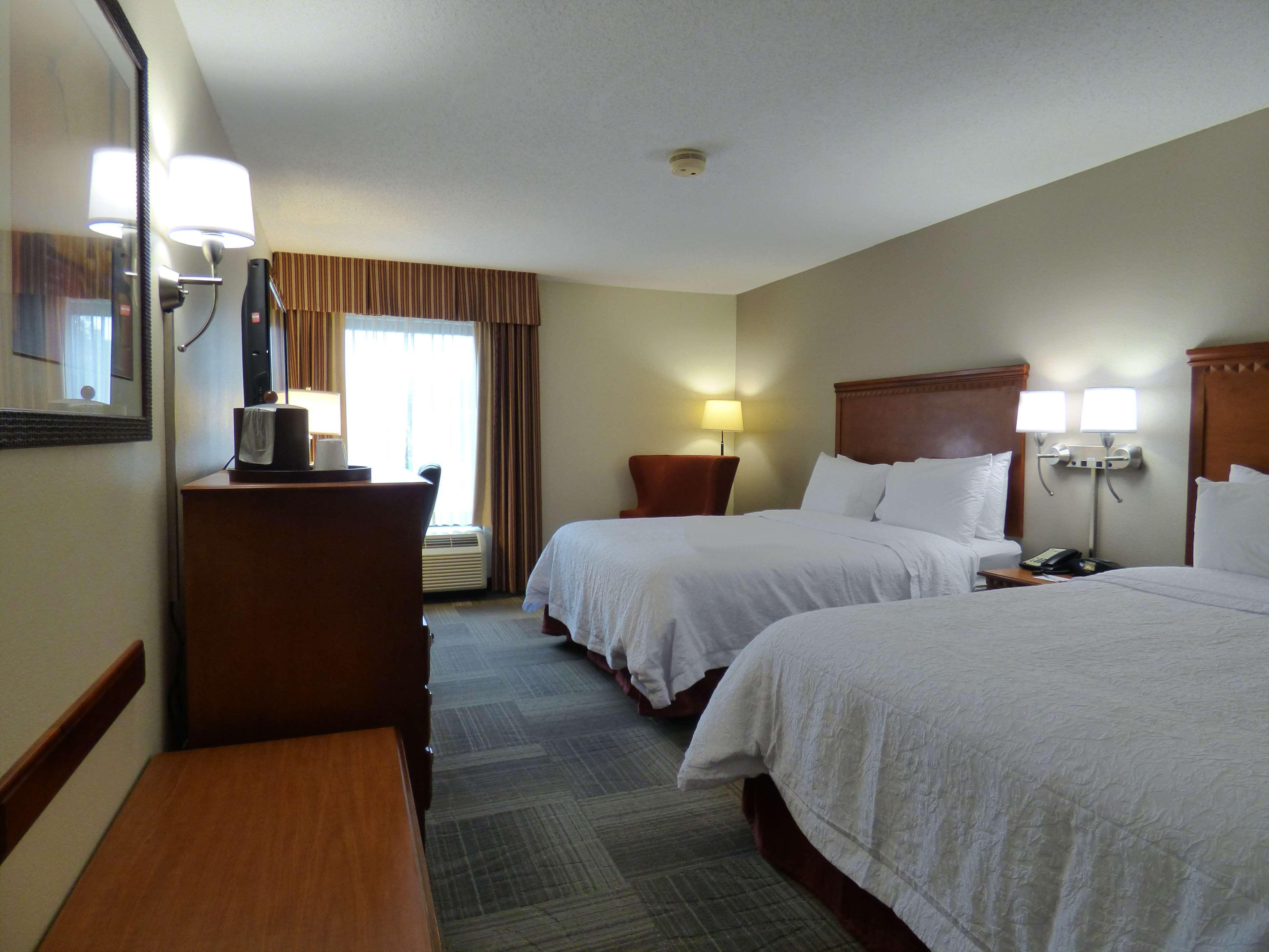 Hampton Inn Charleston-Southridge מראה חיצוני תמונה