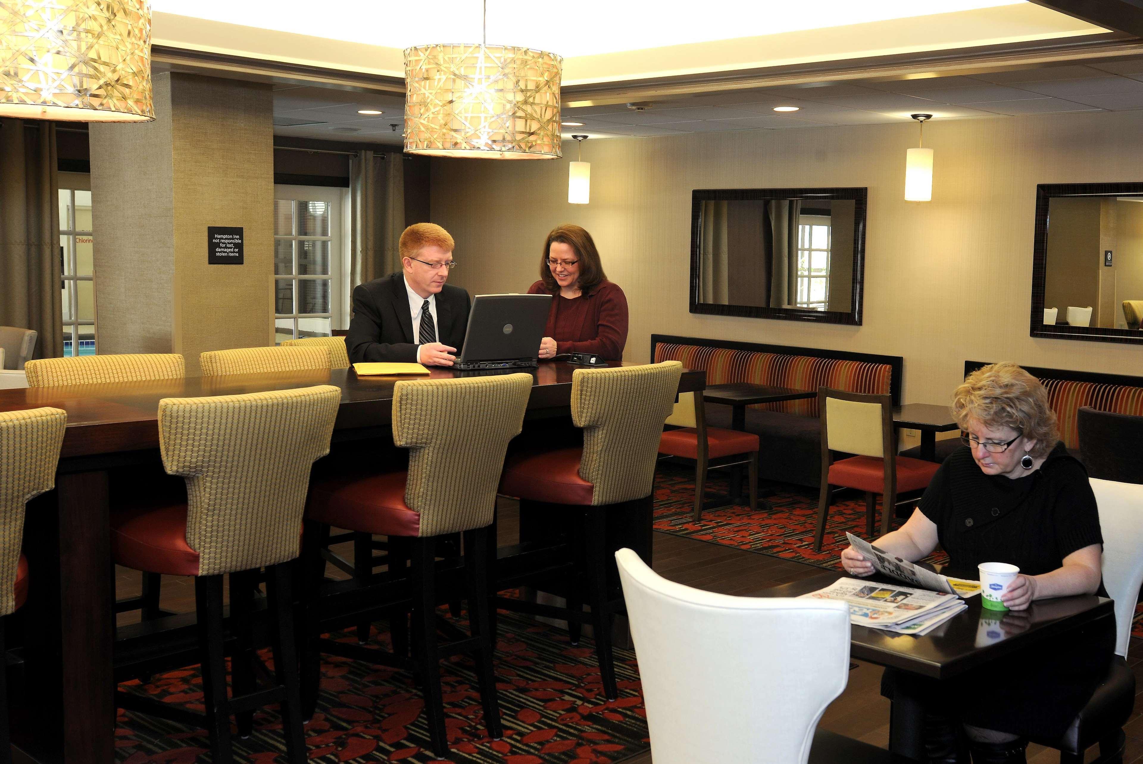 Hampton Inn Charleston-Southridge מסעדה תמונה