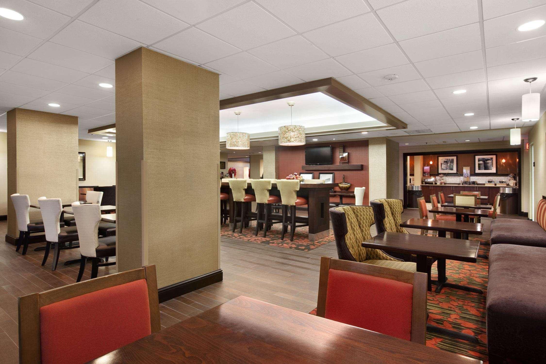 Hampton Inn Charleston-Southridge מראה חיצוני תמונה