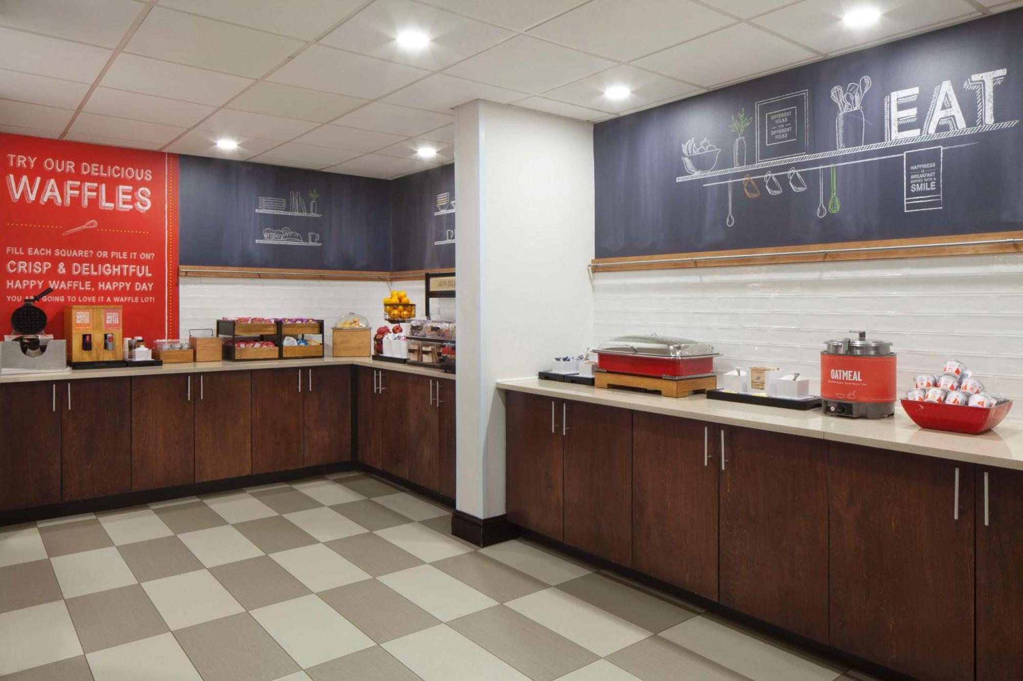 Hampton Inn Charleston-Southridge מראה חיצוני תמונה